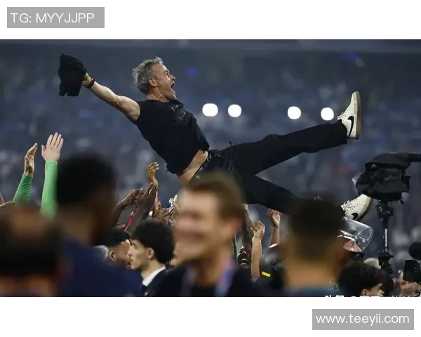 西甲激战巴黎圣日耳曼与尤文图斯握手言和红牌事件引发全场热议