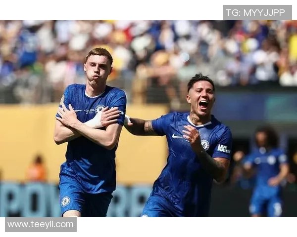 切尔西逆袭巴黎圣日耳曼4-0大胜赛场冷门引发热烈讨论与数据分析