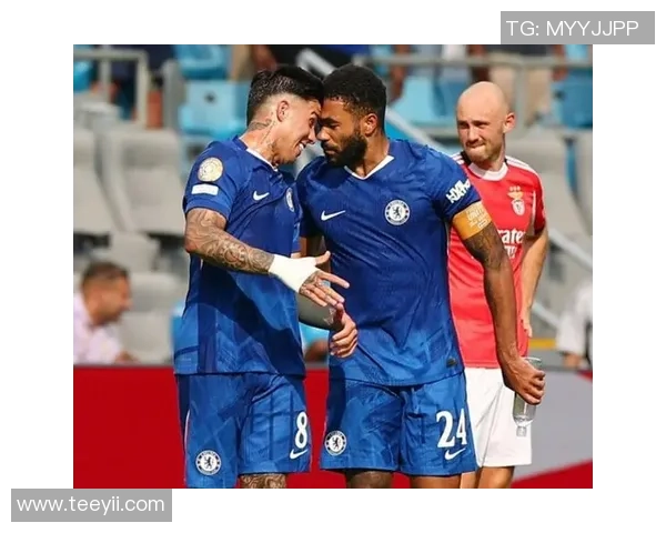 友谊赛精彩对决巴黎圣日耳曼与本菲卡激战成平局红牌事件引发全场热议