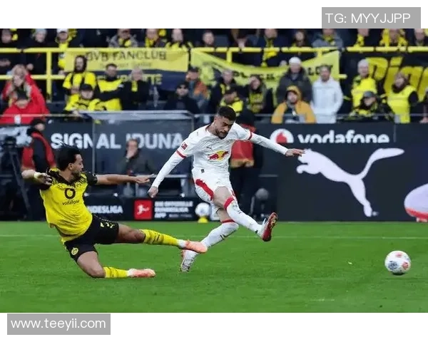 莱比锡狂胜曼联五球大捷点球大战瞬间引发全场沸腾分析战术细节